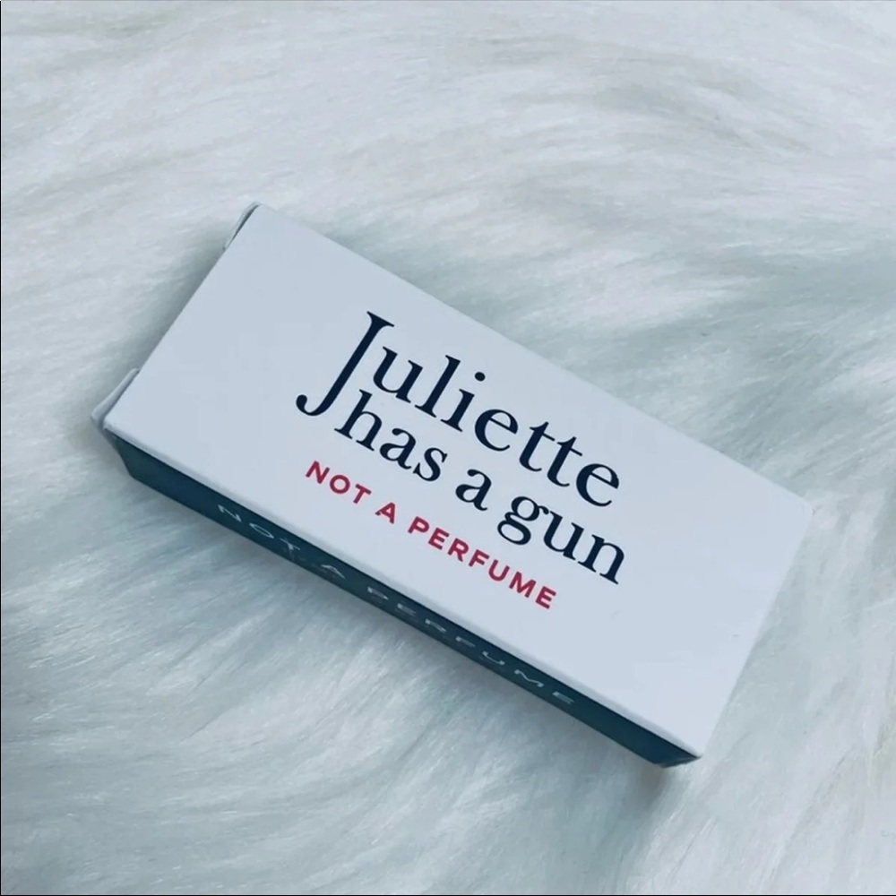 Juliet has a gun not a perfume sample